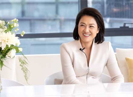 Zhang Xin, Former CEO of SOHO China, Women Entrepreneur, Biography,