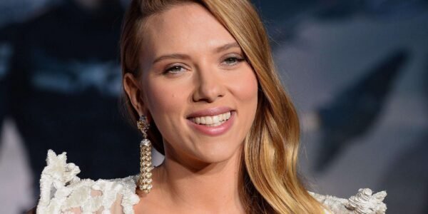 Scarlett Johansson, American actress, Celebrity Entrepreneur, Biography,