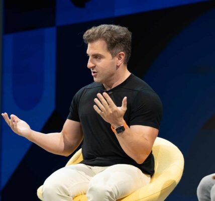 Brian Chesky, CEO of Airbnb, Entrepreneur, Brian Chesky Biography,