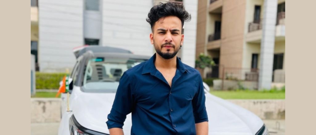 Elvish Yadav, India’s top YouTuber, known for his relatable comedy and engaging content, has captivated millions with his unique blend of humor and storytelling.