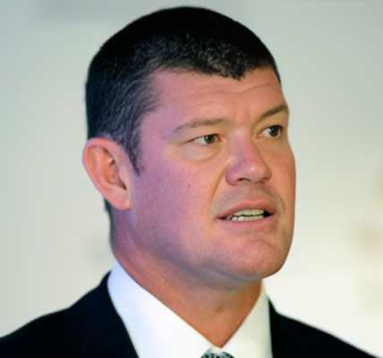 James Packer, an Australian billionaire businessman and investor, known for his leadership in the media and gambling industries.